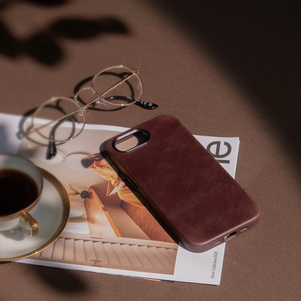 iPhone 16e Leather Shell Case Metal, MagSafe - Dark Brown - Image 6