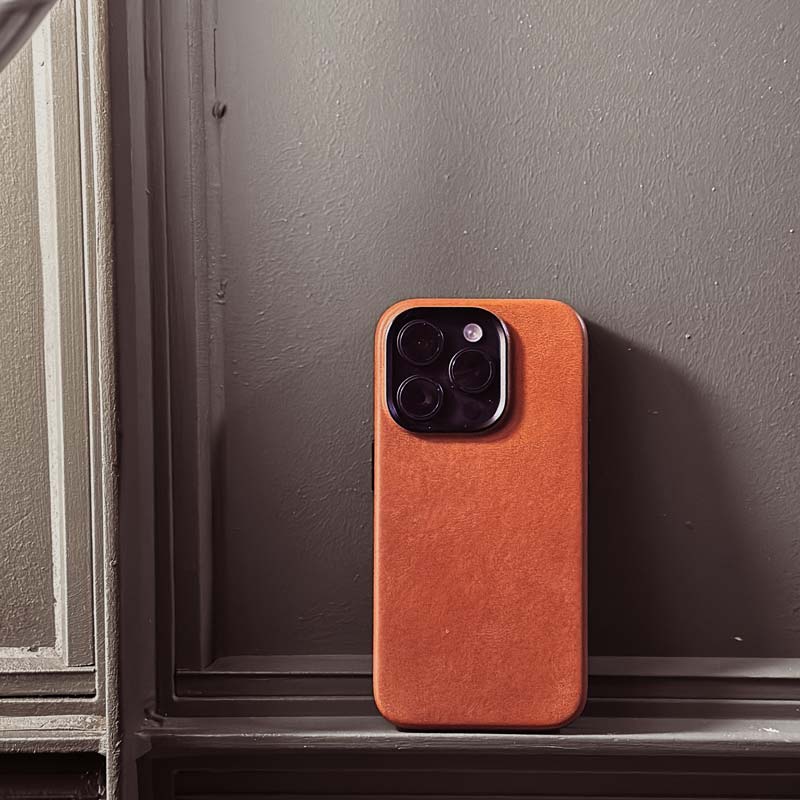 iPhone 15 Pro Max Leather Shell Case Metal, MagSafe - Saddle Brown - Image 7