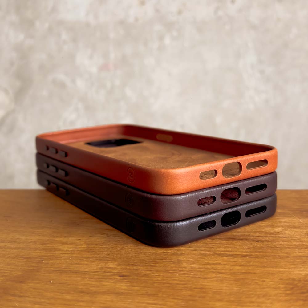 iPhone 15 Pro Leather Shell Case Metal, MagSafe - Saddle Brown - Image 10