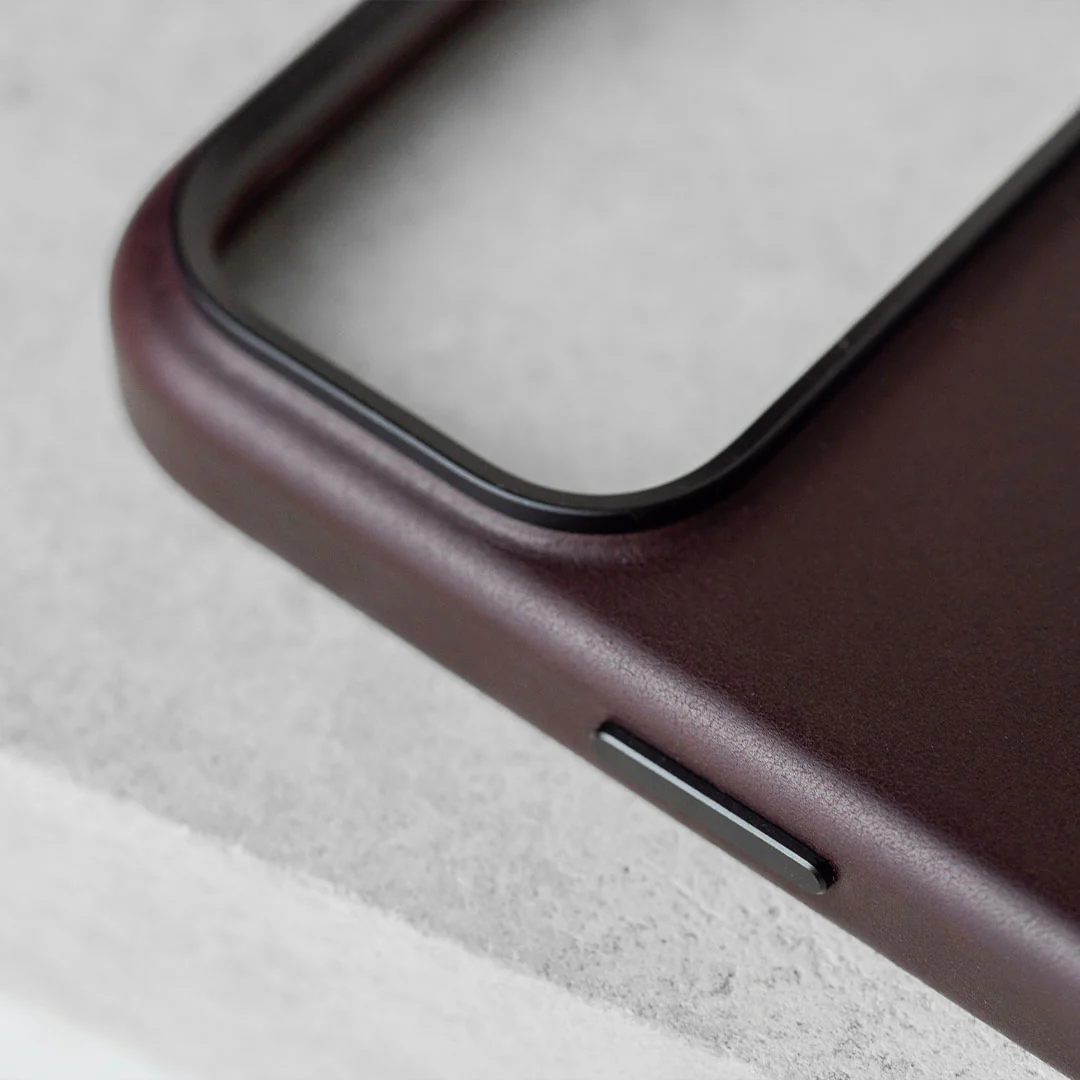 Leather iPhone 17 Pro Shell Case Metal, MagSafe - Dark Brown - Image 11