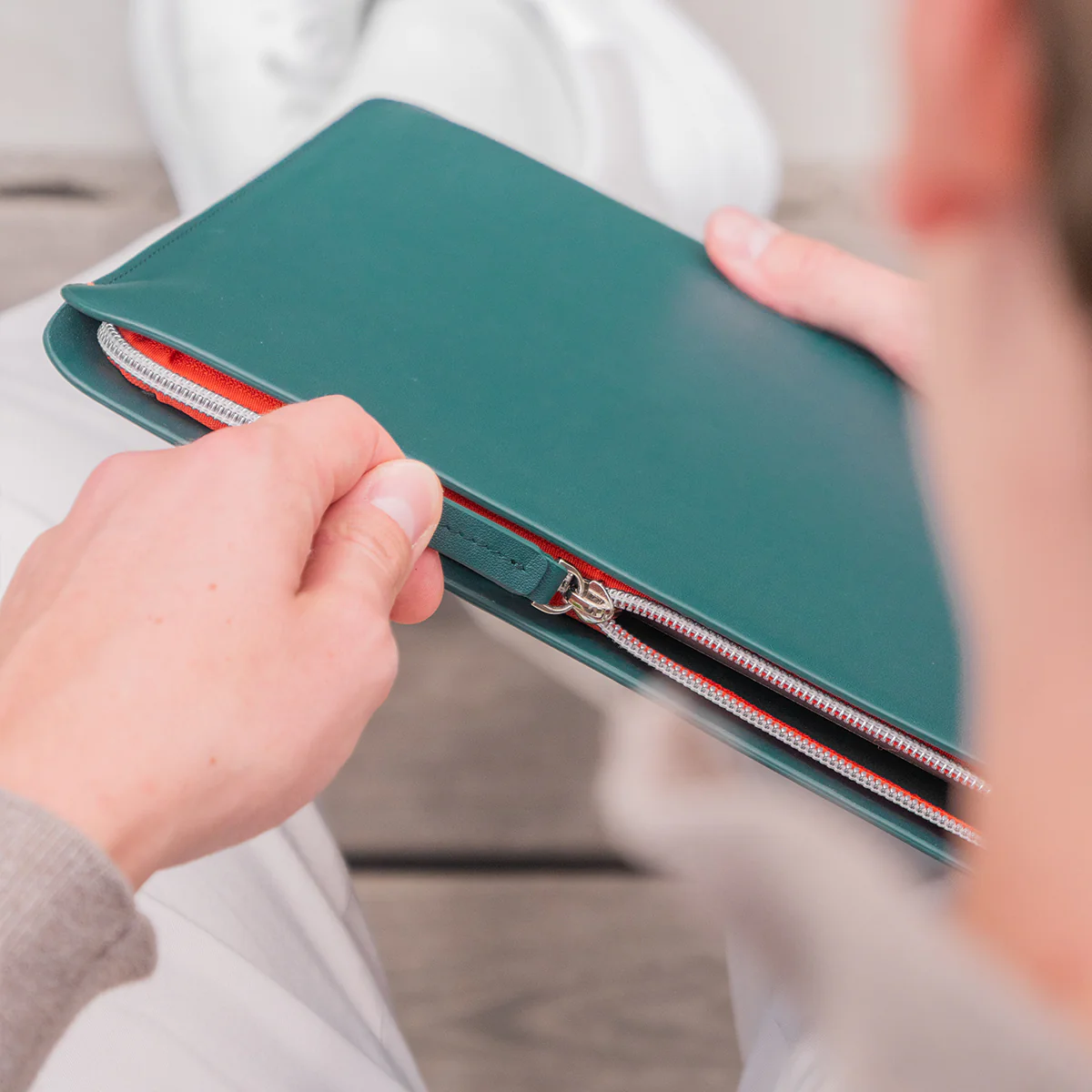 Luxury Nappa Leather iPad Pro 11" sleeve with zip - Avocado Green - Image 9