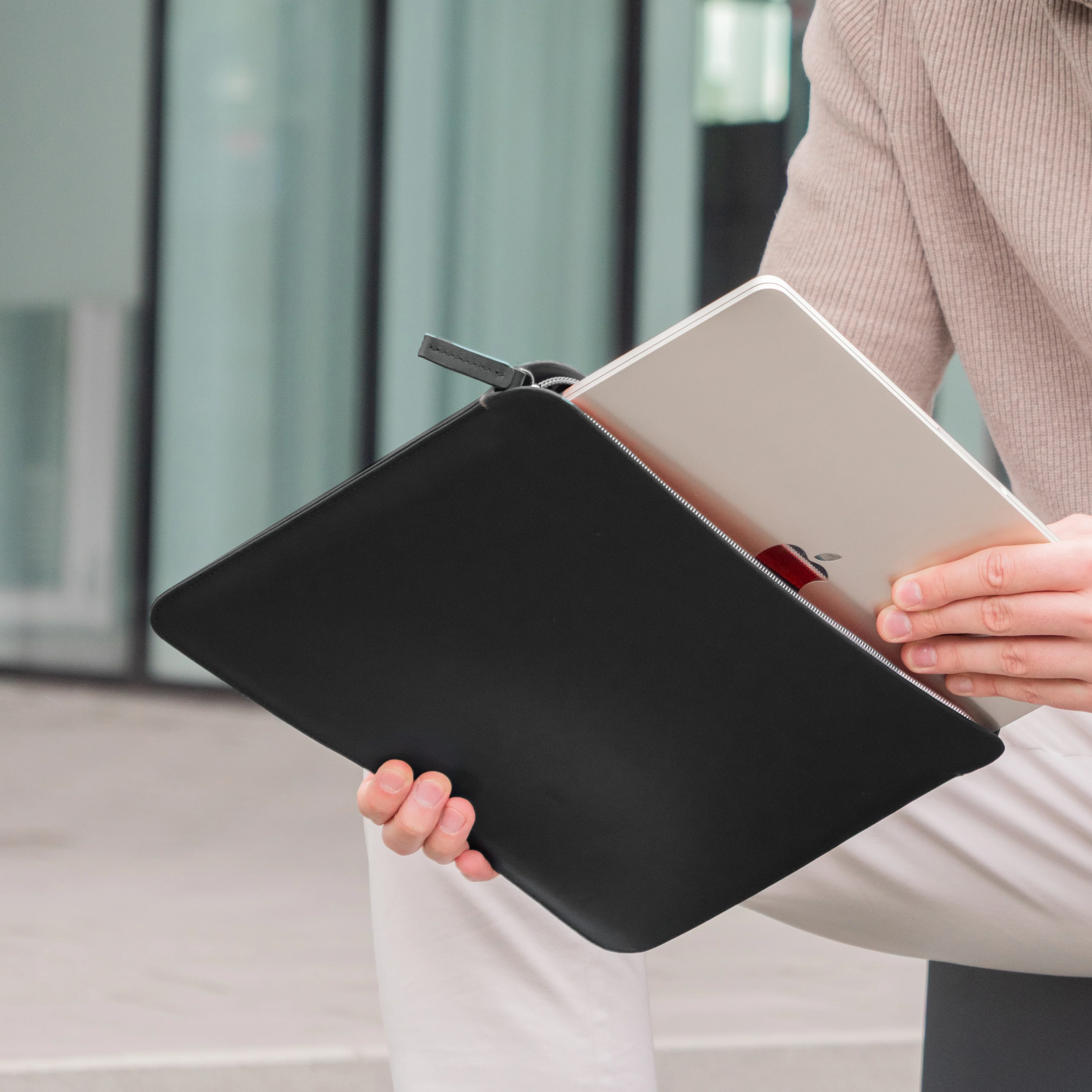 Luxury Nappa Leather iPad Air 11" sleeve with zip - Black - Image 6