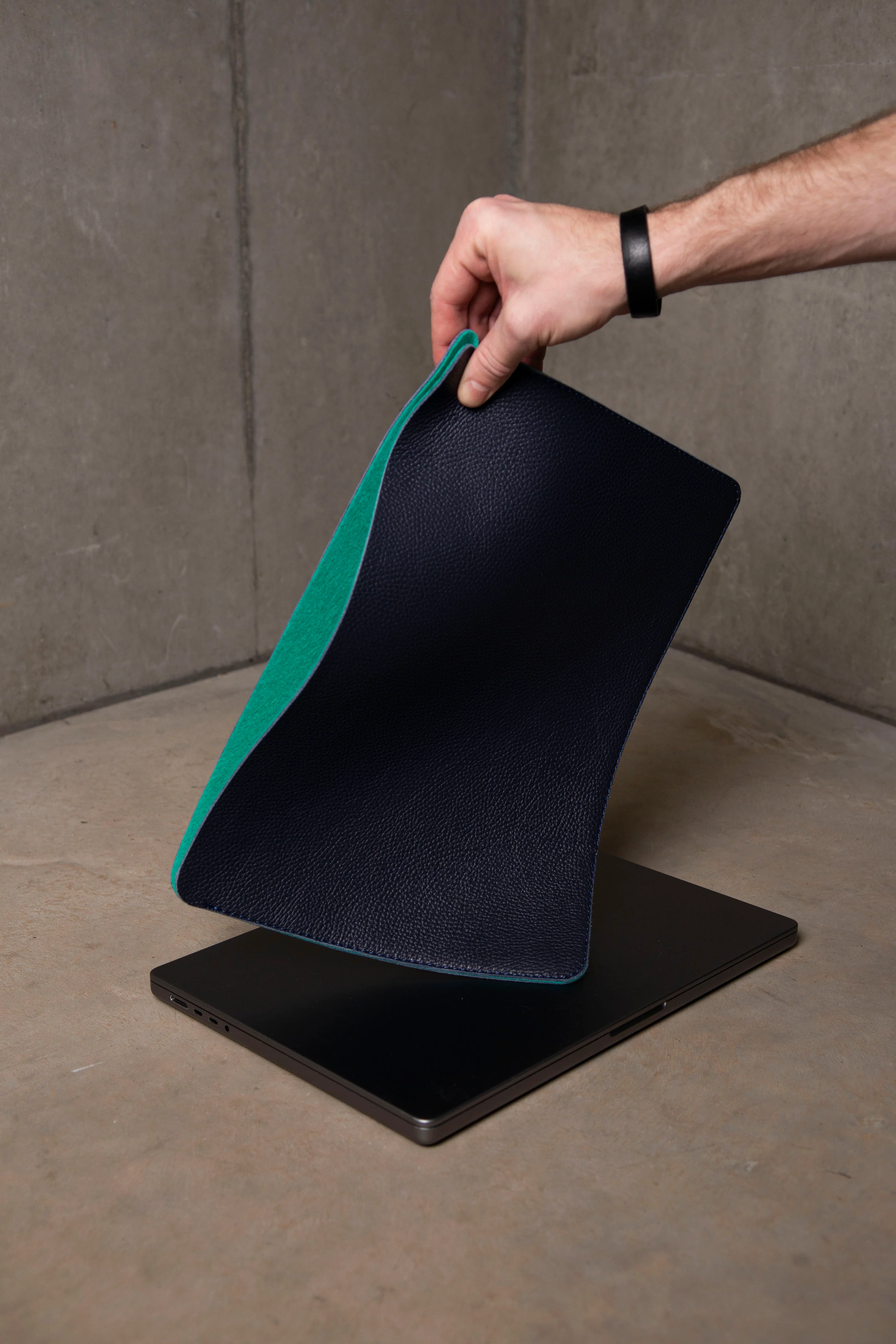 Luxury Leather Macbook Pro 16" Sleeve - Navy Blue and Mint - Image 8