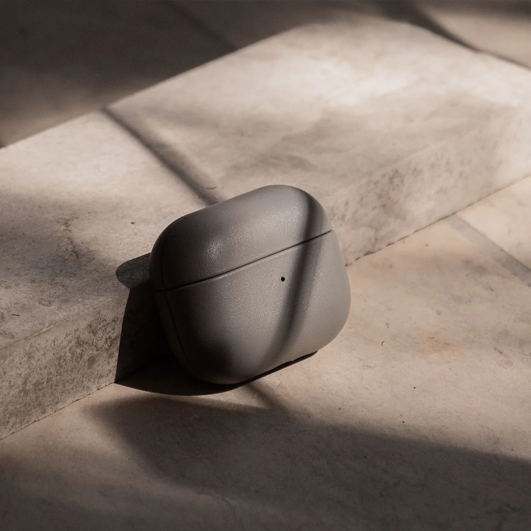 Nappa Leather AirPods (4th Generation) Case - Grey - Image 4