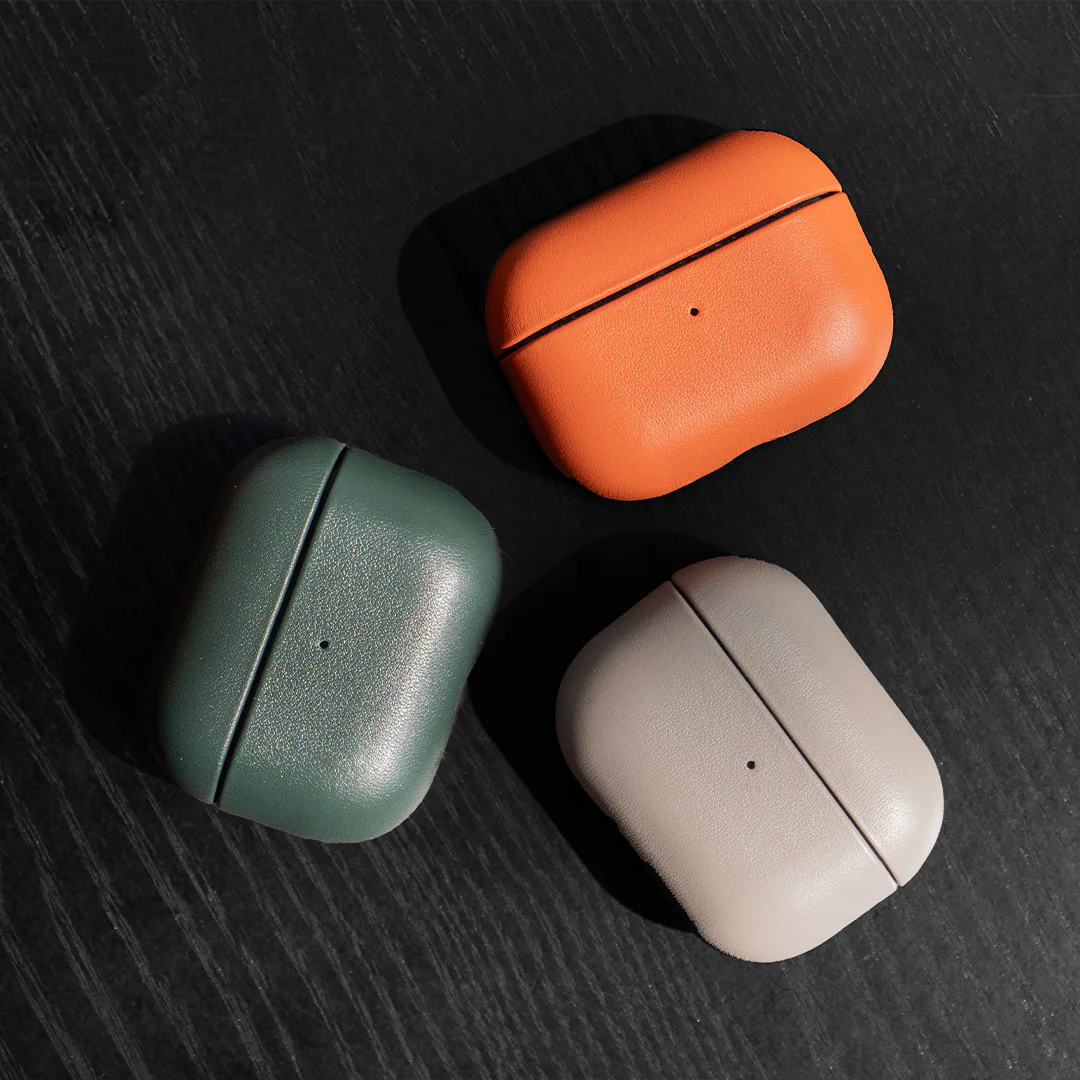 Nappa Leather AirPods (4th Generation) Case - Grey - Image 7